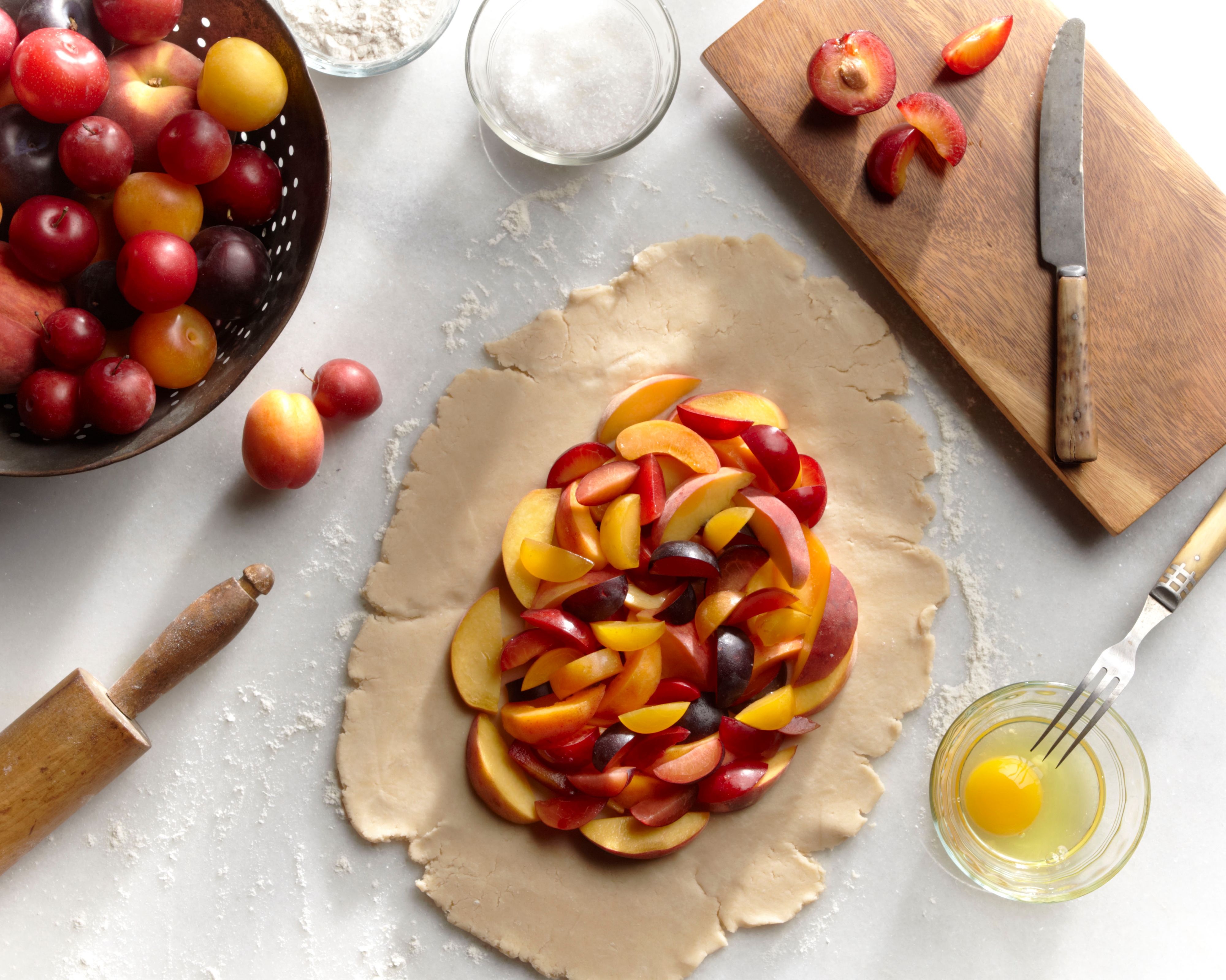 lisa bishop food stylist- summer stone fruit tart in process