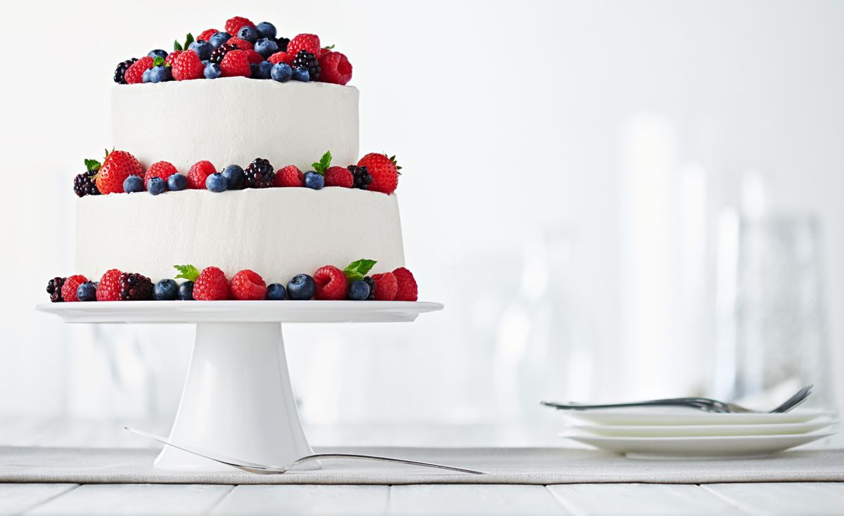 lisa bishop food stylist- Simple Mills Cake with Berries