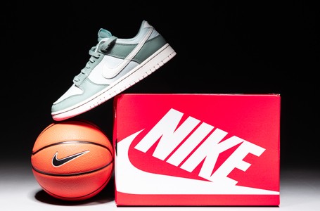 Commercial Product & Auction Photographer Los Angeles — Victor Koroma