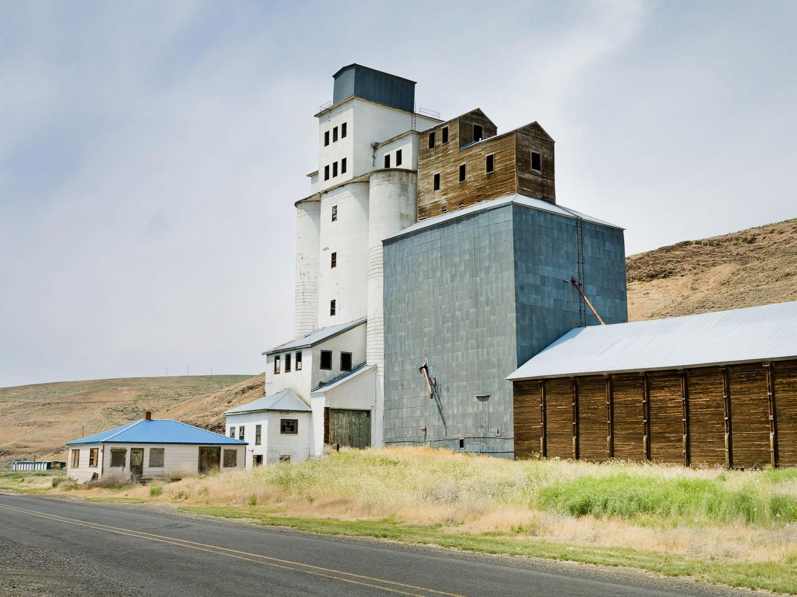 1grain_elevator_rural_oregon