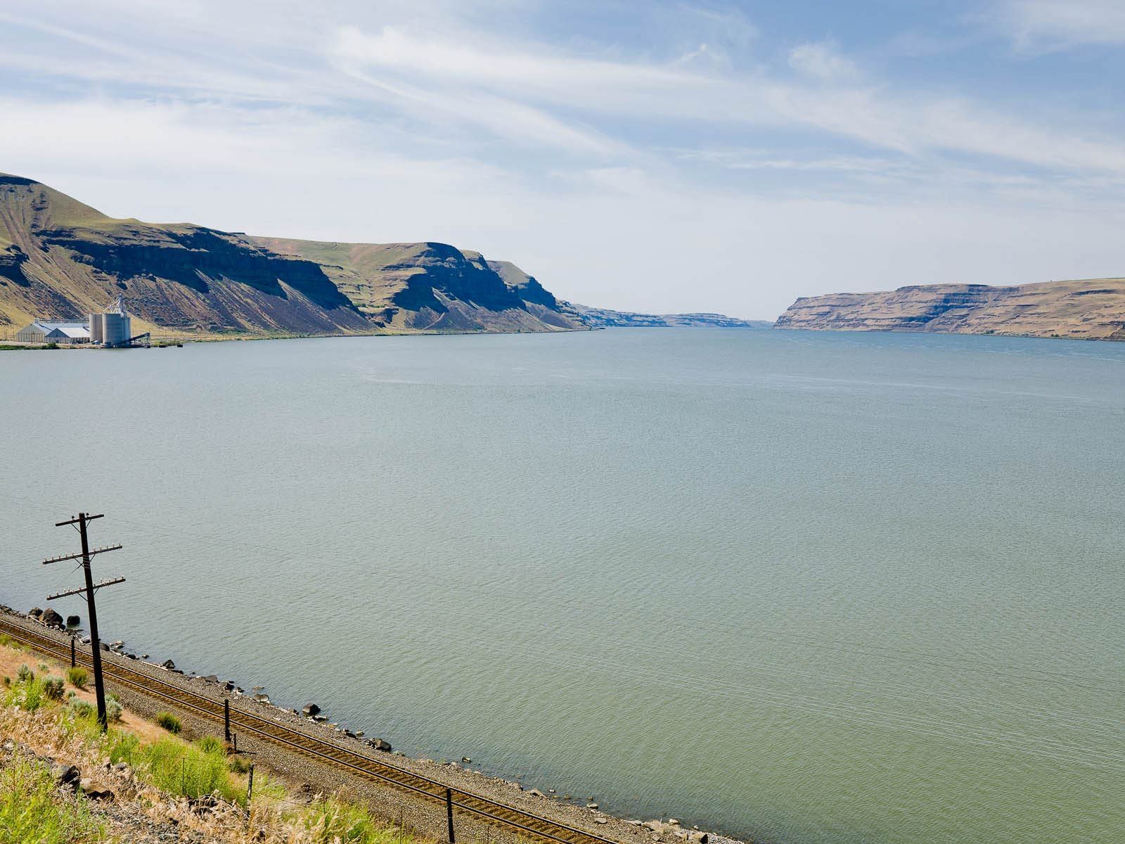 1columbia_river_view