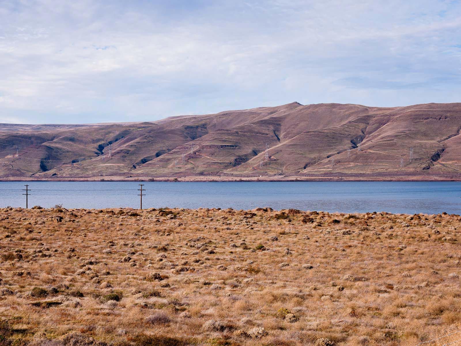 1oregon_road_washington_view_columbia_river