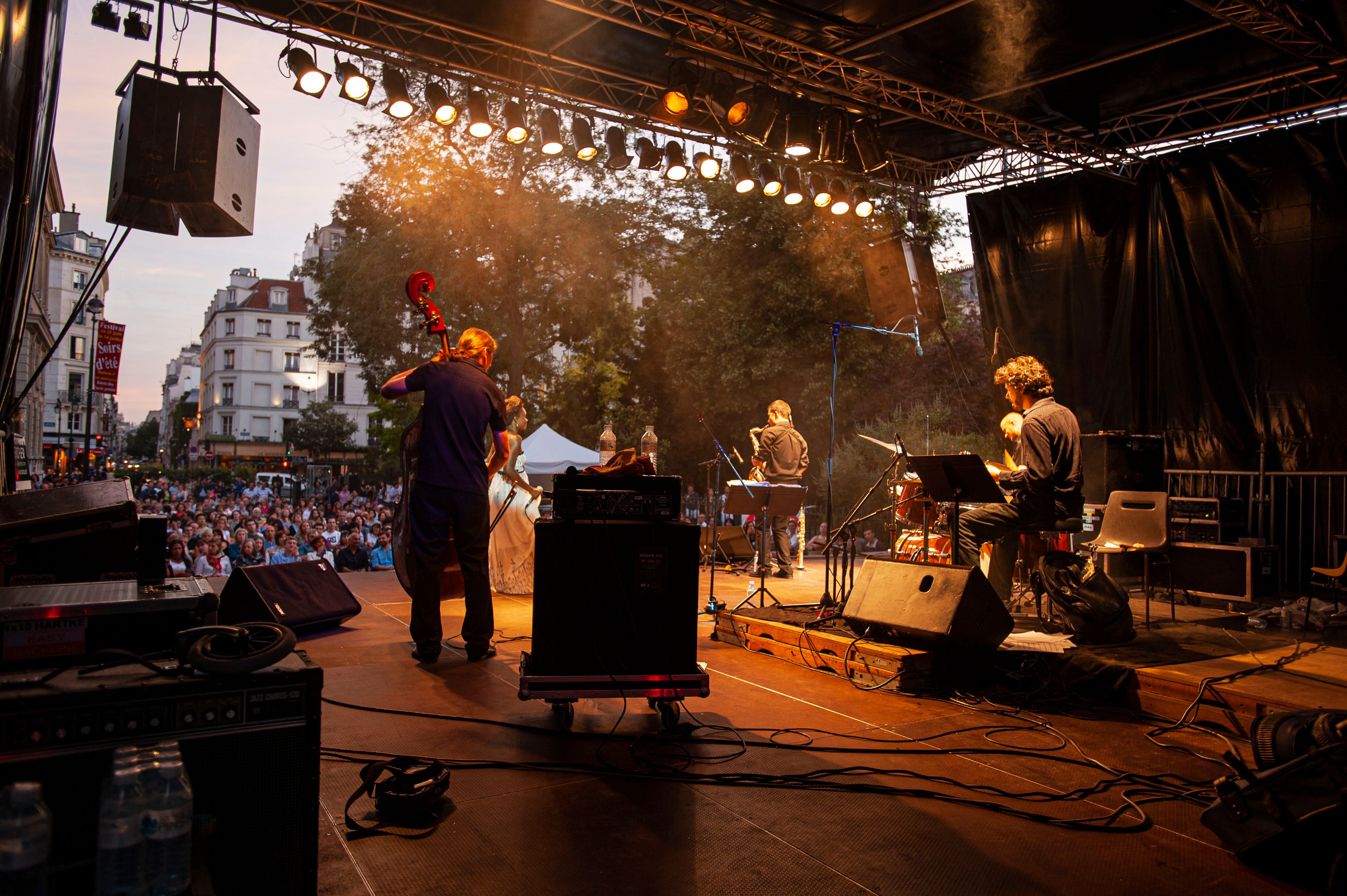 Steven Edson is an award winning editorial and live music performance photographer working for clients world-wide. Boston Musical Photography