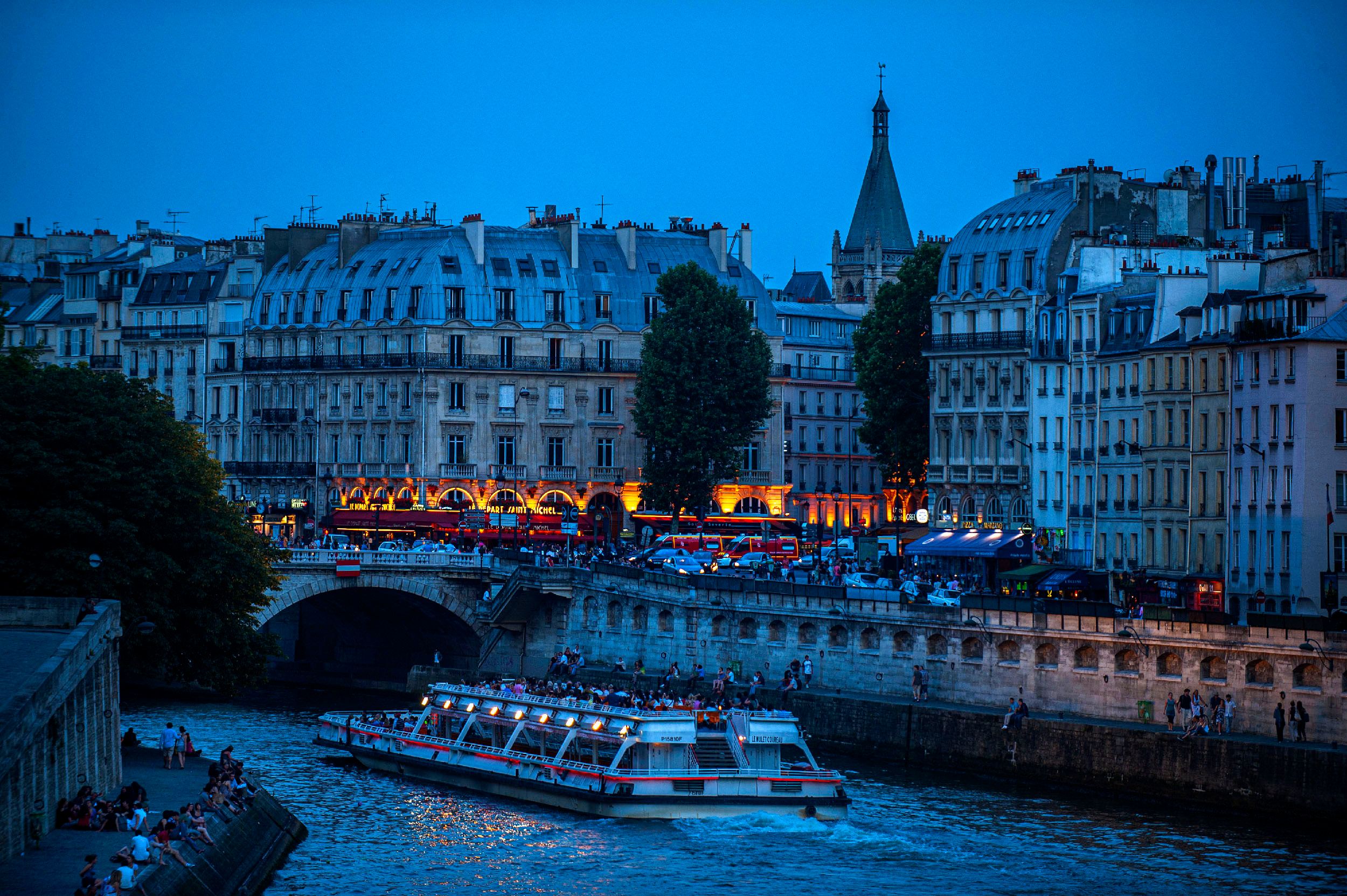 Steven Edson is an editorial and location photographer who captures essential moments around the world. Boston Corporate Photography