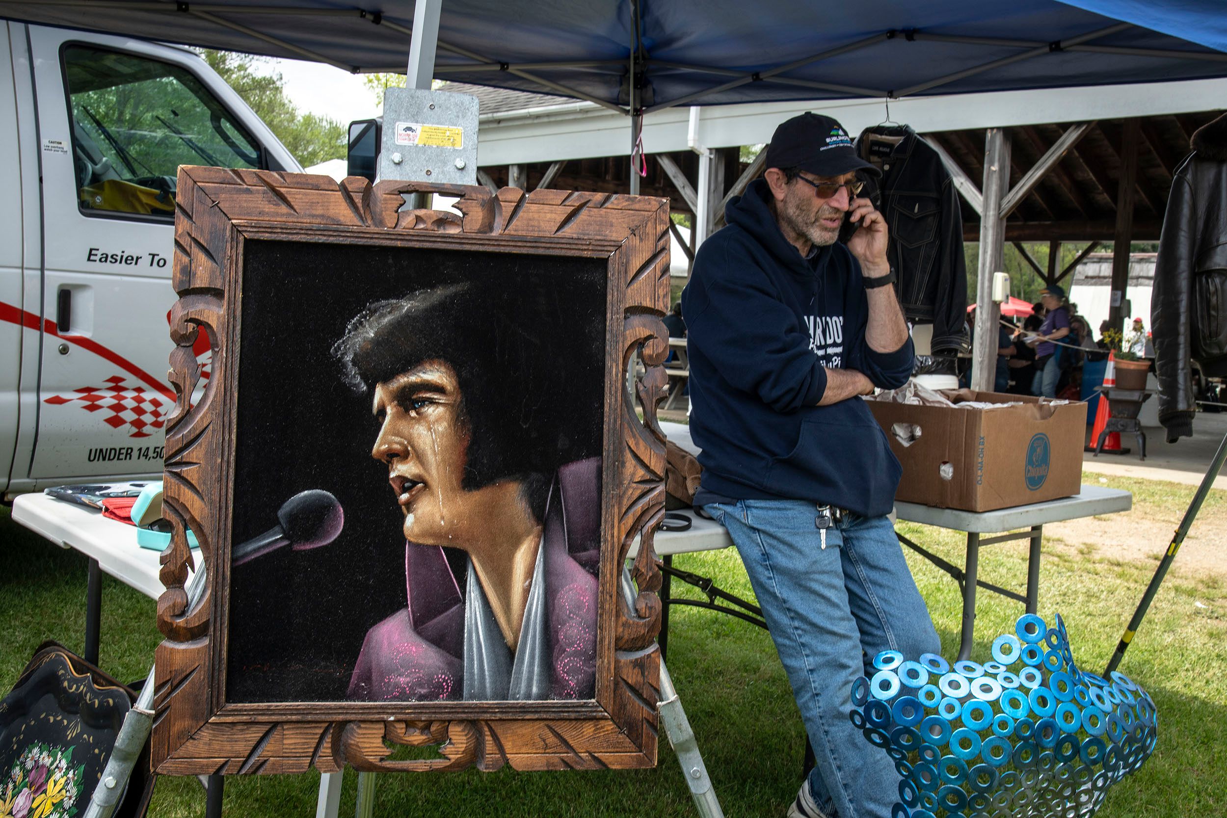 On the phone with Elvis Bizarroland