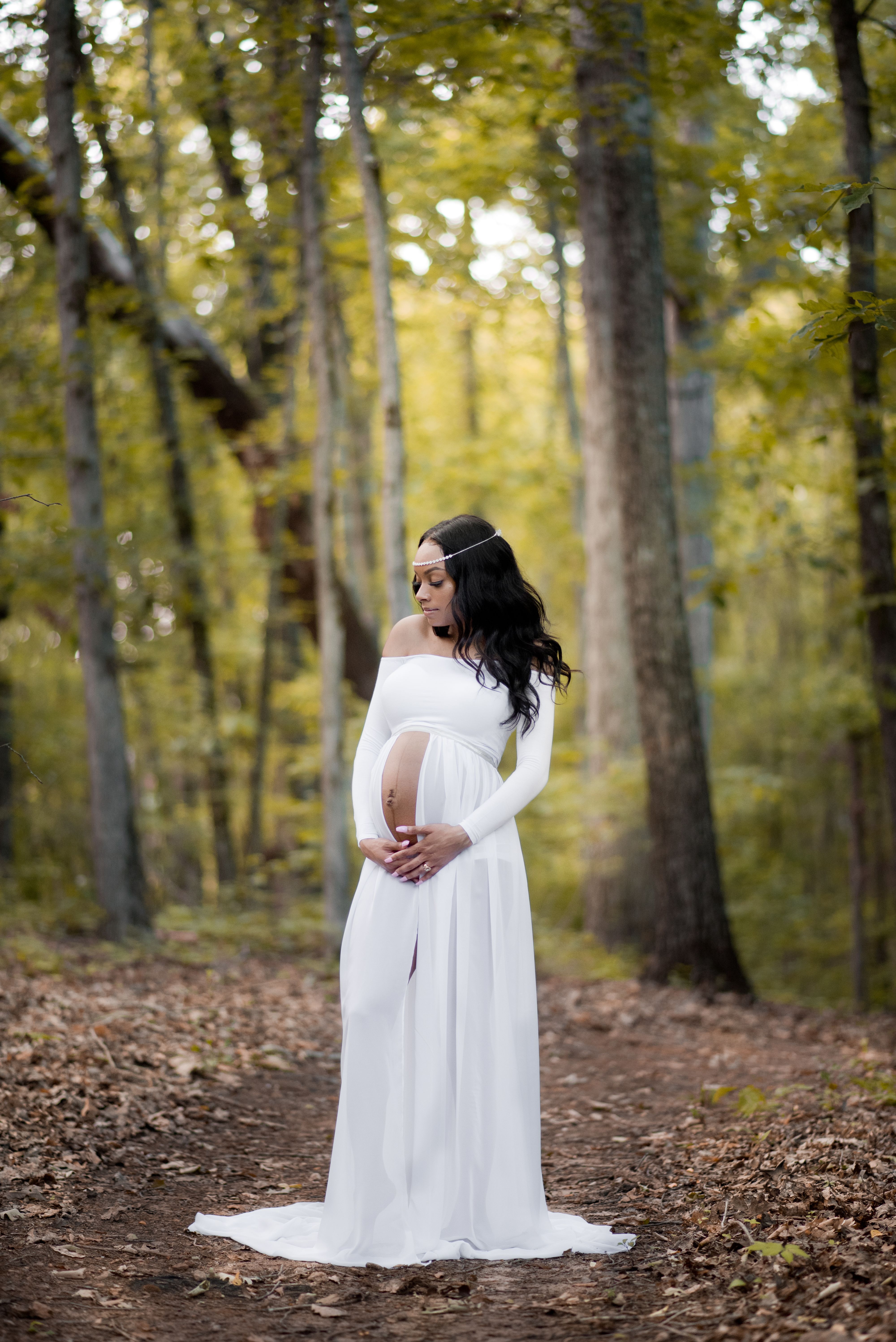 maternity portrait session outdoors