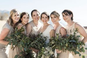 Bride with Bridesmaids and Bouquets