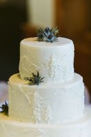 Icing detail on wedding cake
