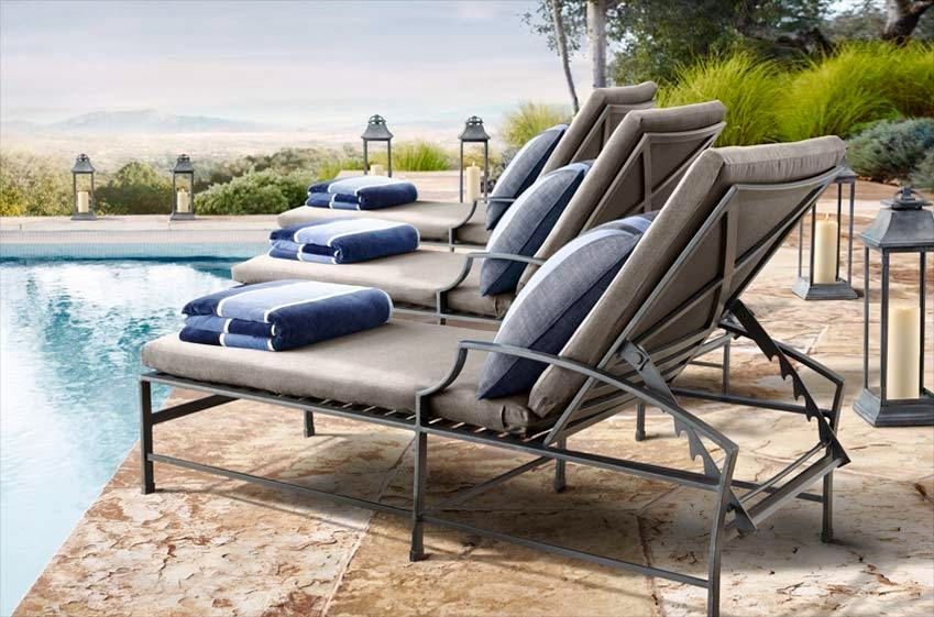 1O17_CarmelChaise_OD11OD1