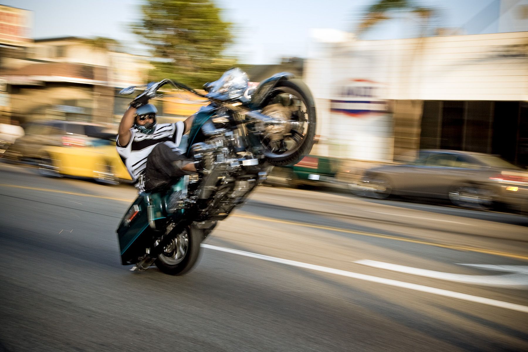 Harley Wheelie