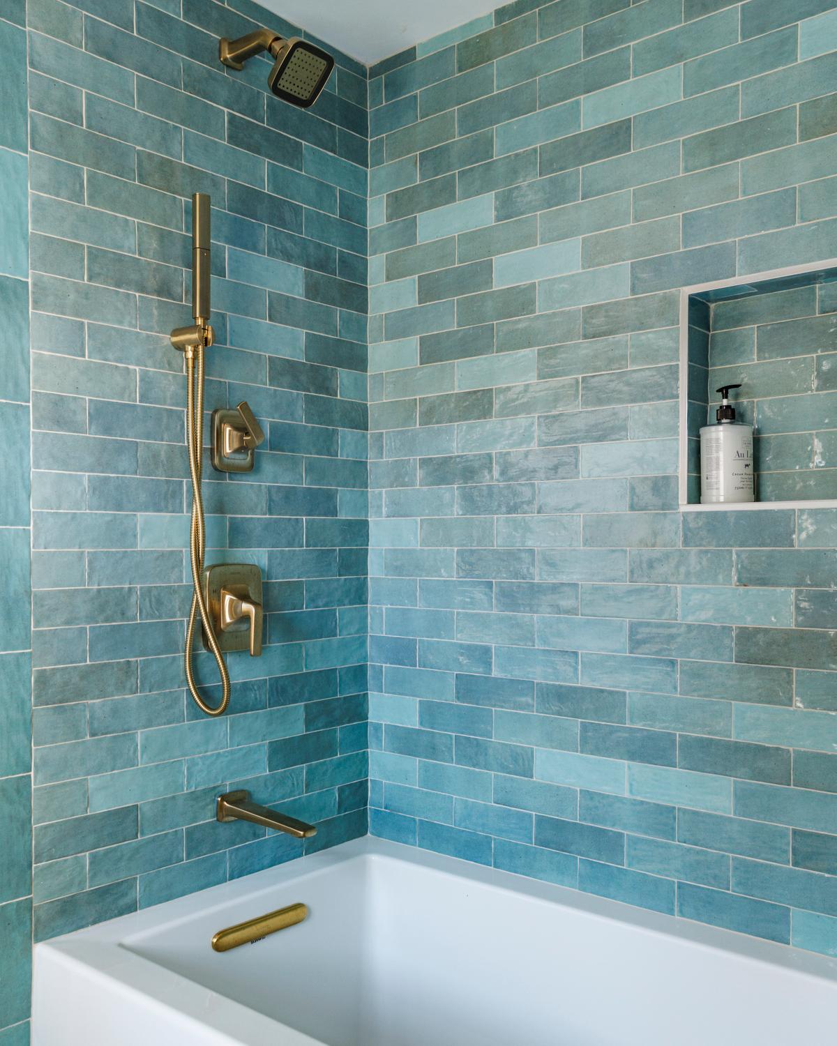 Primary Bath Tub-Shower_1 copy.jpg