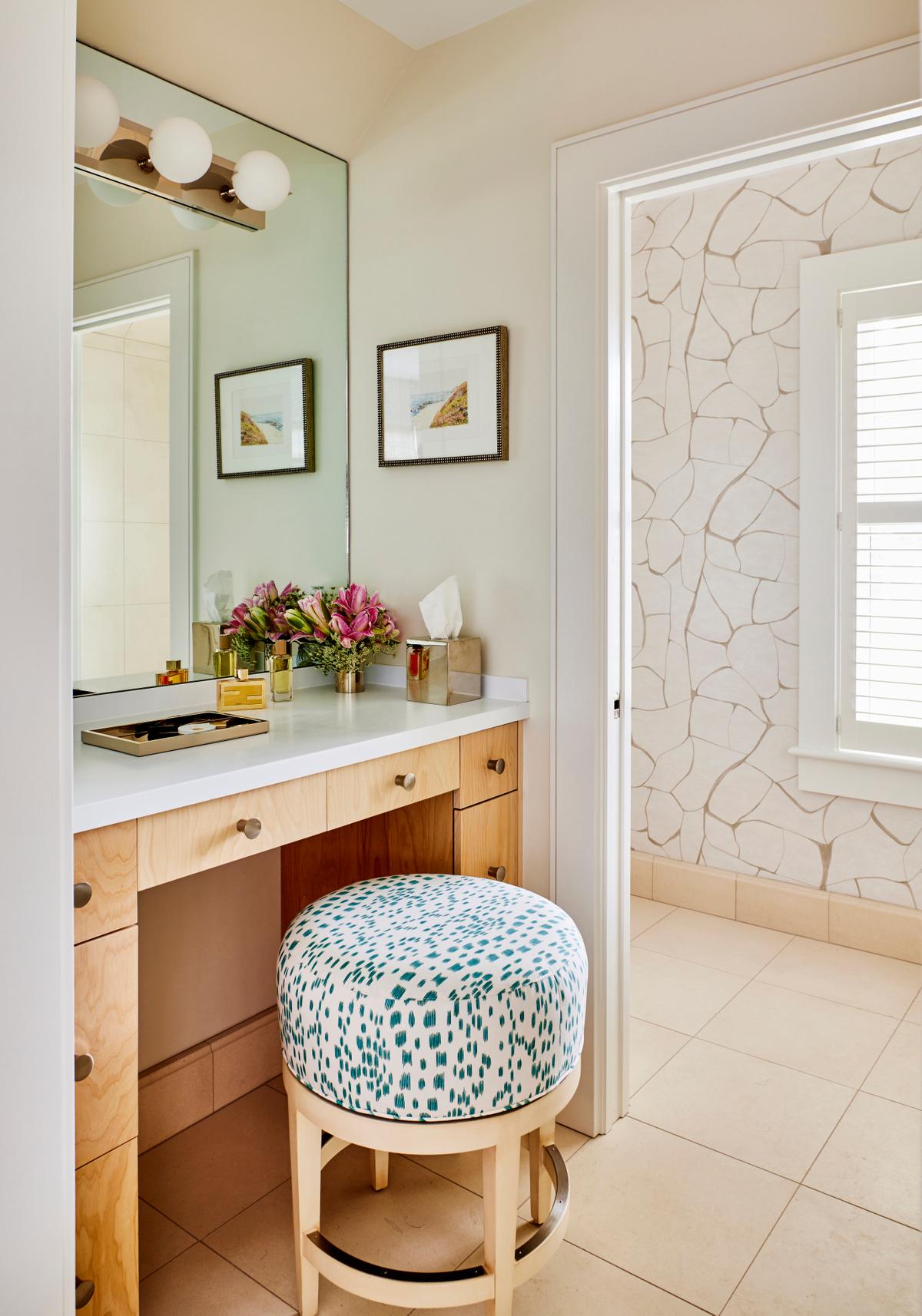 Vanity Table_117.jpg