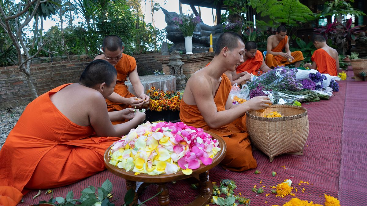 Flower arranging