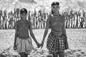 Ovakahaona Two Girls