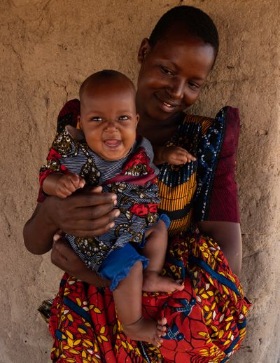 Sukuma Mom and Baby, Tanzania Mama and Baby