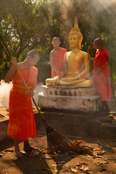 Sweeping for Buddha