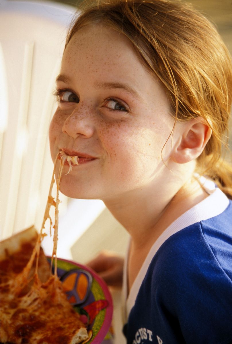 pictures eating pizza pictures eating pizza