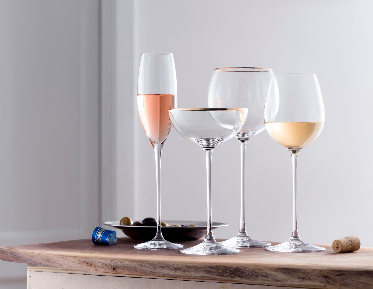 1bca28533_01_s3_w1_oliver_olivia_madison_gold_stemware_1k_001_0324_edit_2