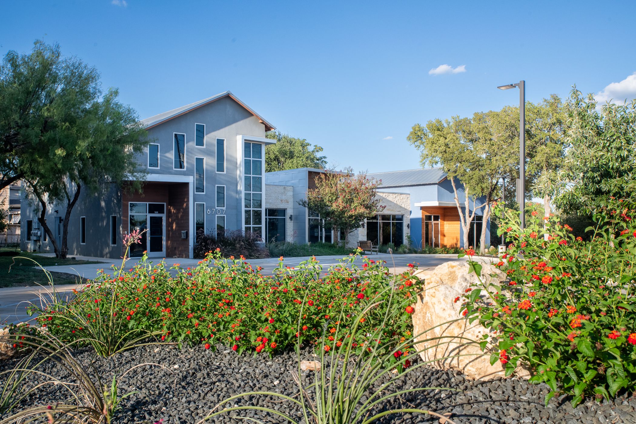 25.2509_Hausman Office128.jpg