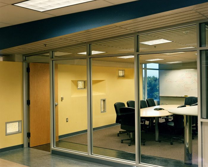 Conference room along the circulation spine and adjacent to the Break Area. 1Etrade_Administrative_Offices_10