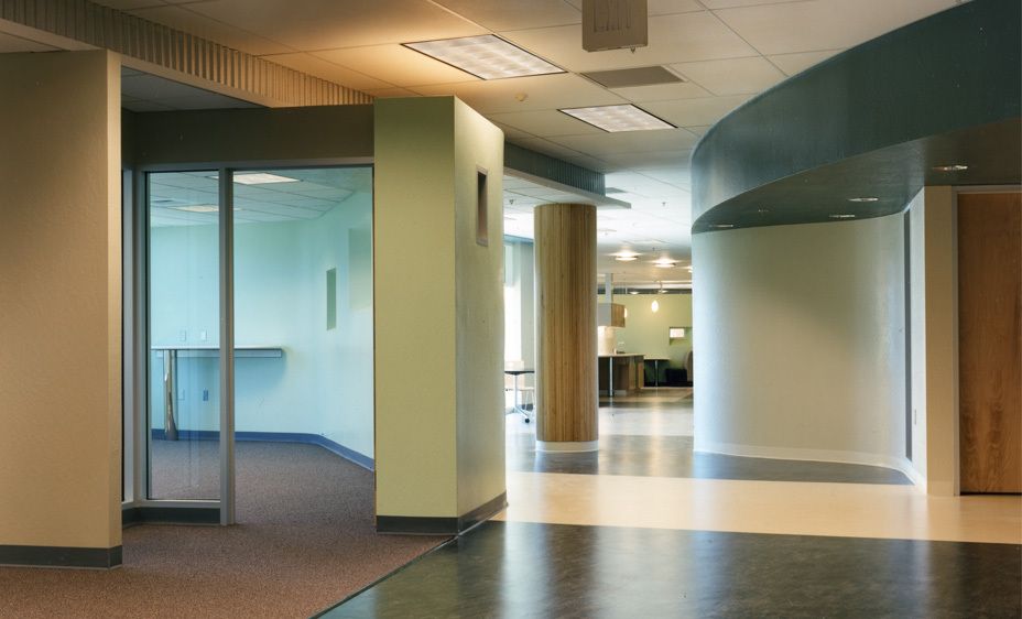 Lower floor circulation spine. 1Etrade_Admin__6