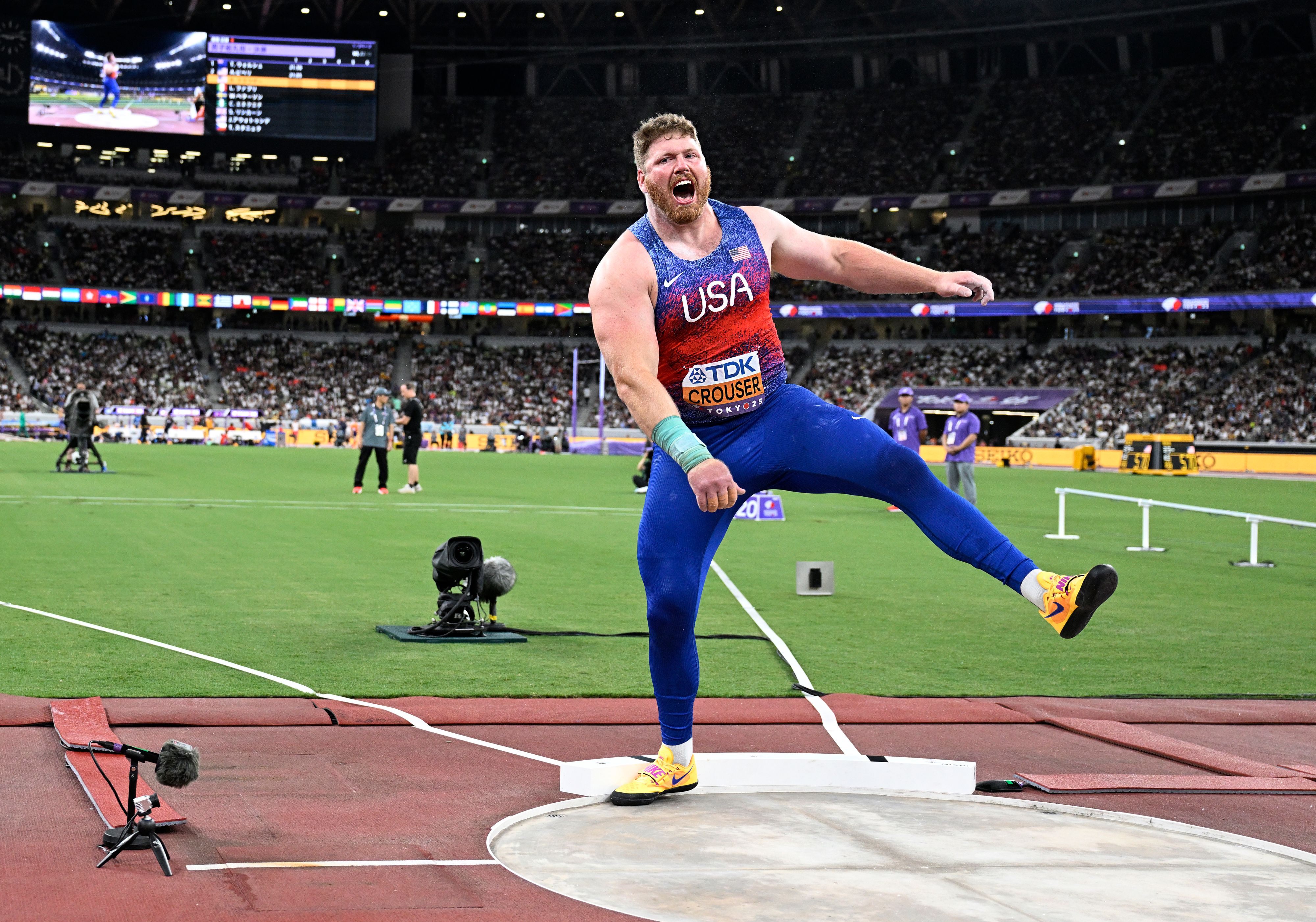 crouser spm 2025 tokyo wc night 1    jeff cohen photo  3818 copy.jpg