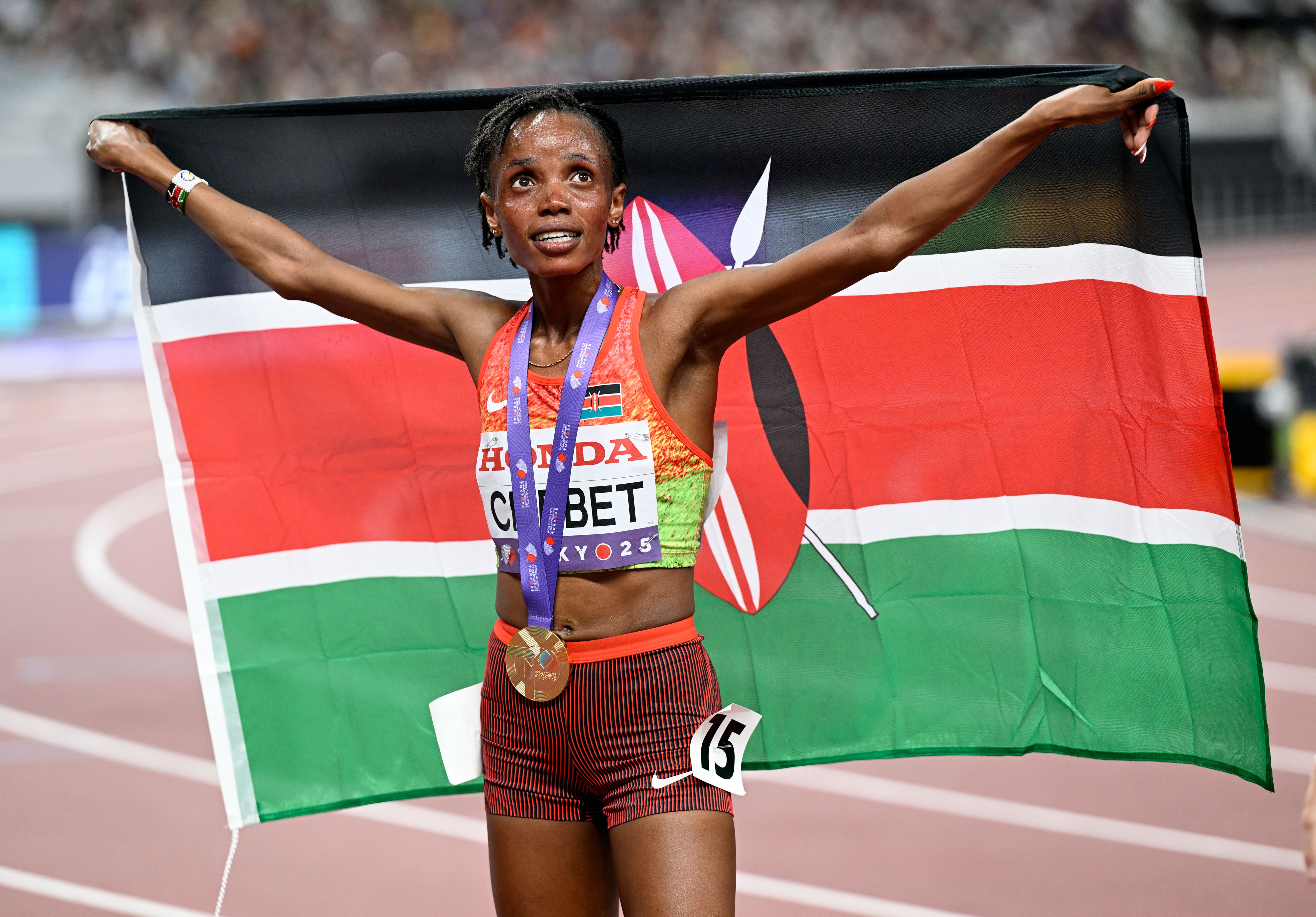 chebet 10k w 2025 tokyo wc night 1    jeff cohen photo  7165 copy.jpg