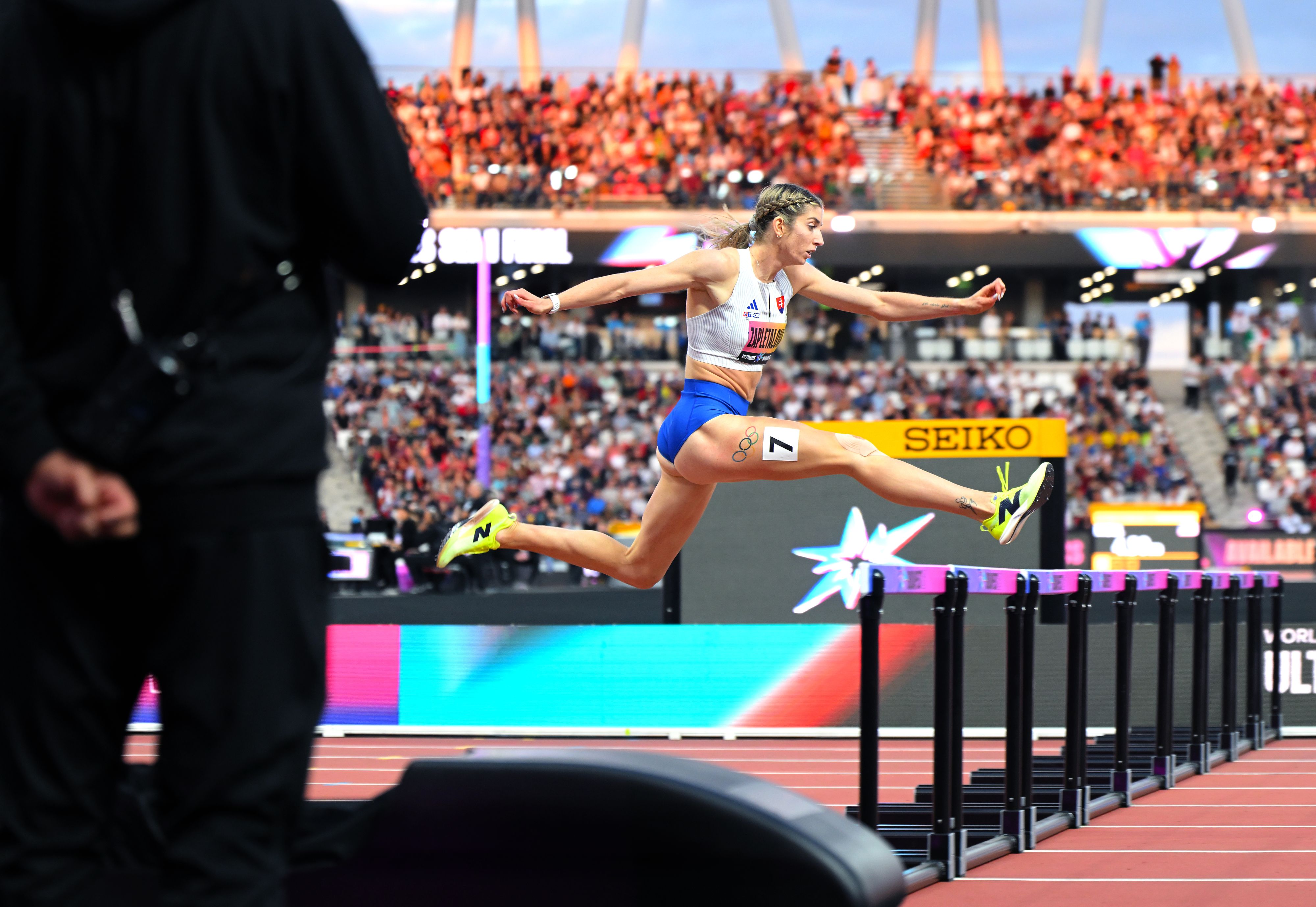 zapletalova 400hw budapest utimate champ 26  day 2 jeff cohen photo  1174 copy.jpg