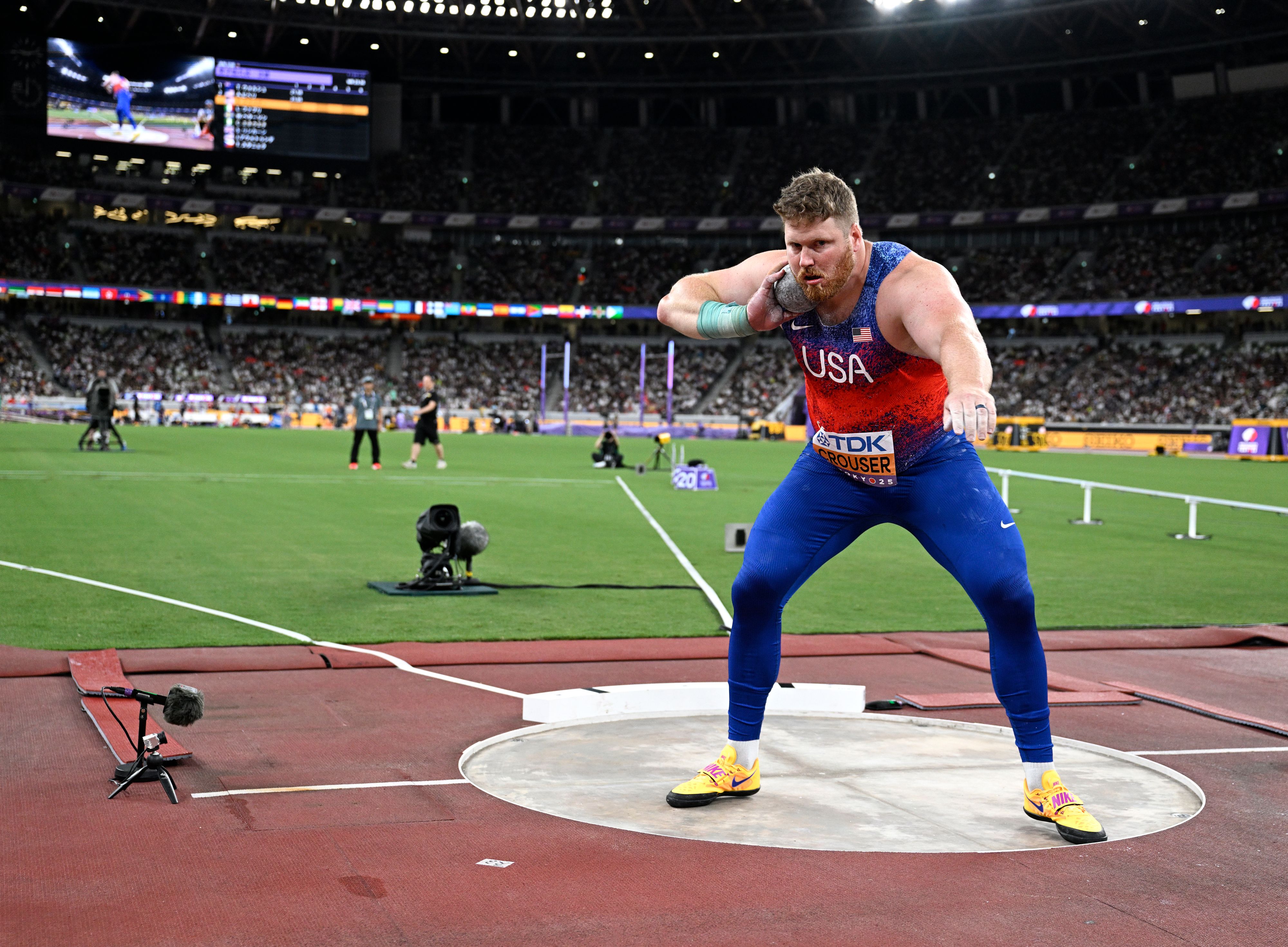 crouser spm 2025 tokyo wc night 1    jeff cohen photo  3780 copy.jpg