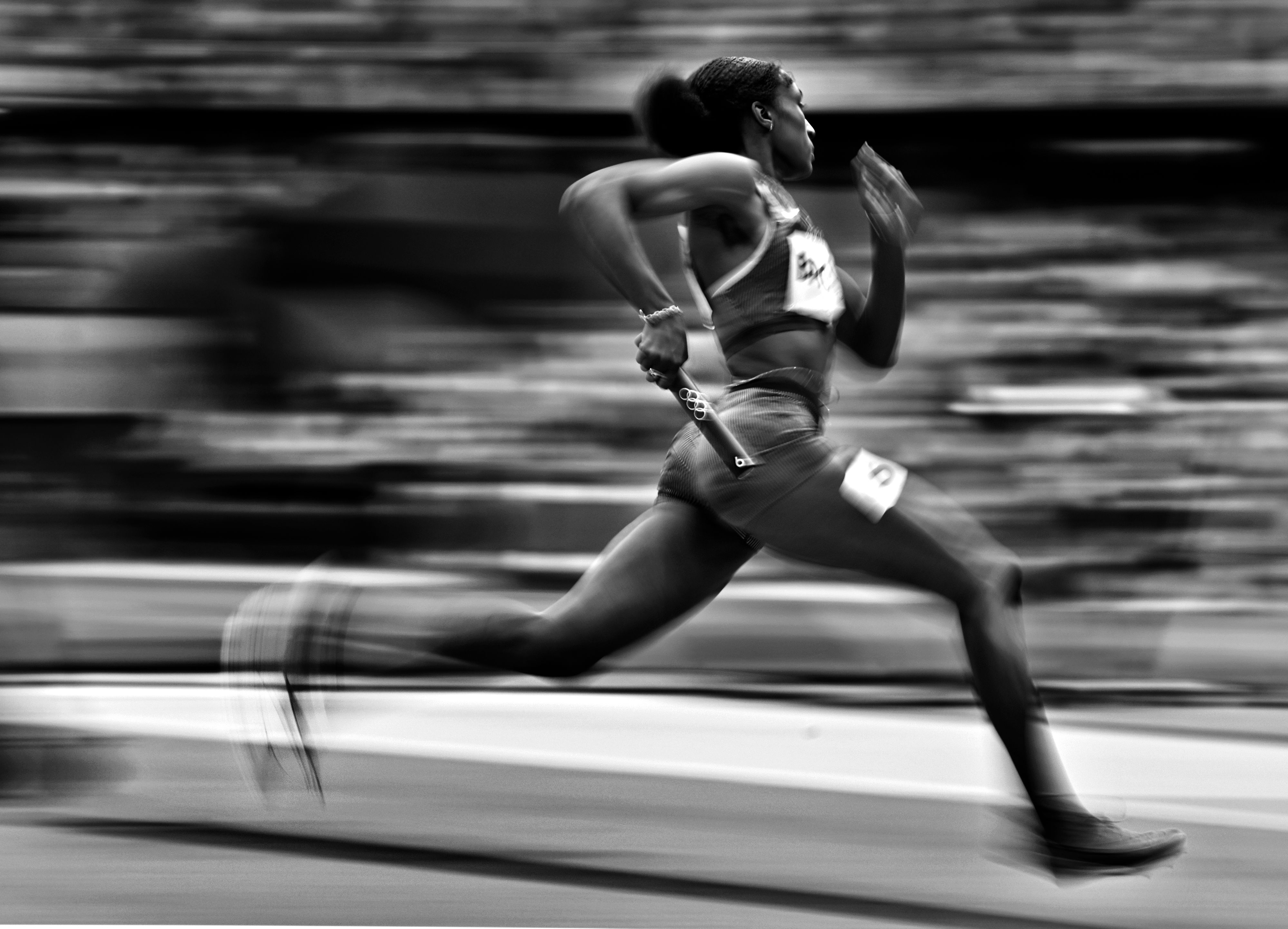 brown 4x4w bw 2024 Paris Oly track 8 jeff cohen photo  293 copy.jpg