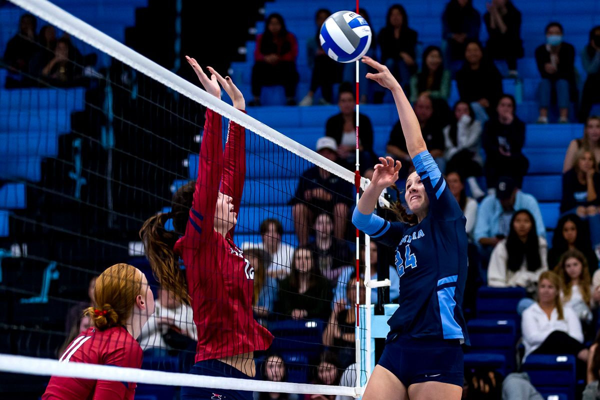 20221112ColumbiaVolleyball_0979.jpg