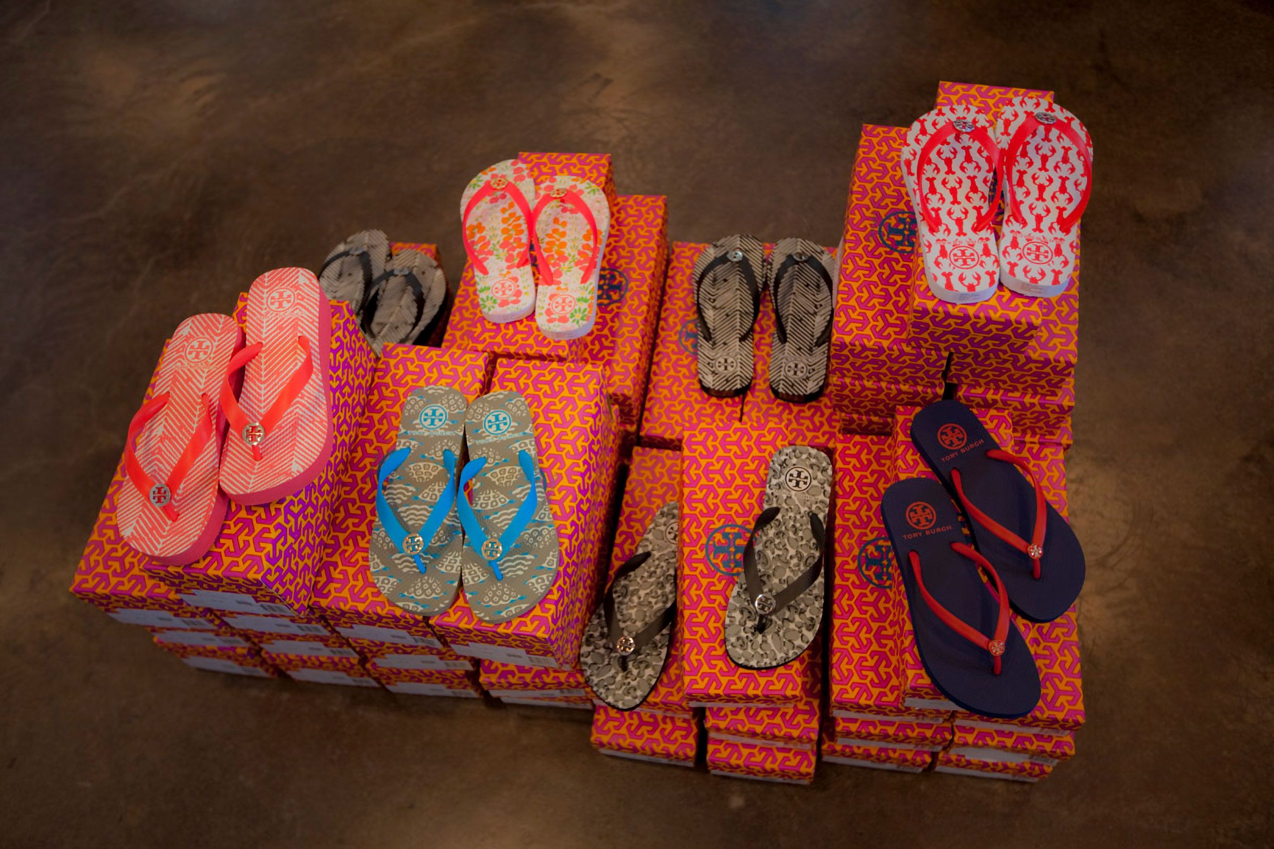 Womans flip flops sandels upcoutry maui hawaii