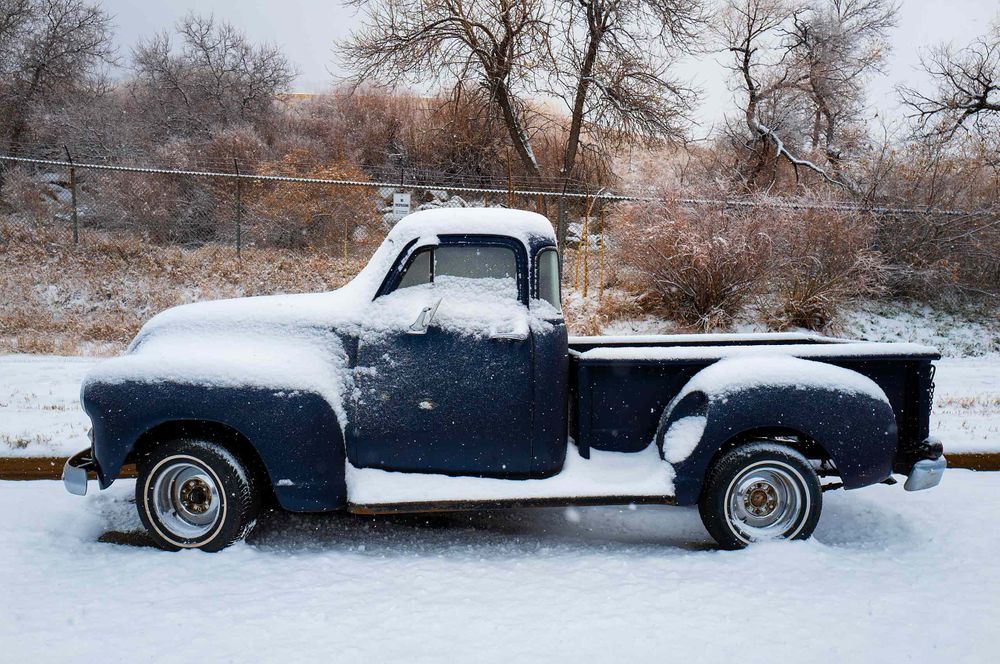 Old truck outskirts of boulder colorada