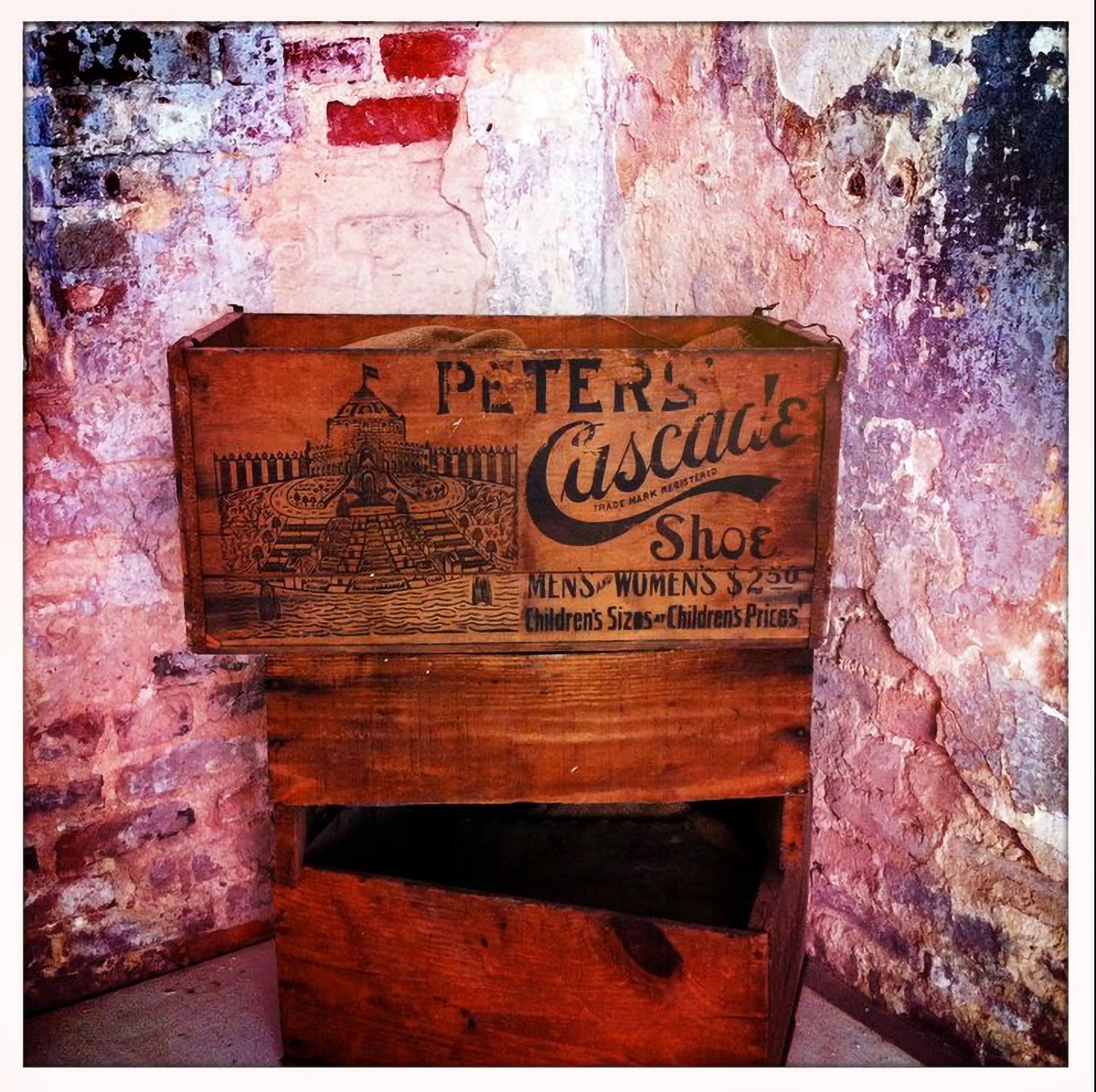 old box Apalachicola Florida petered facade shoe womens