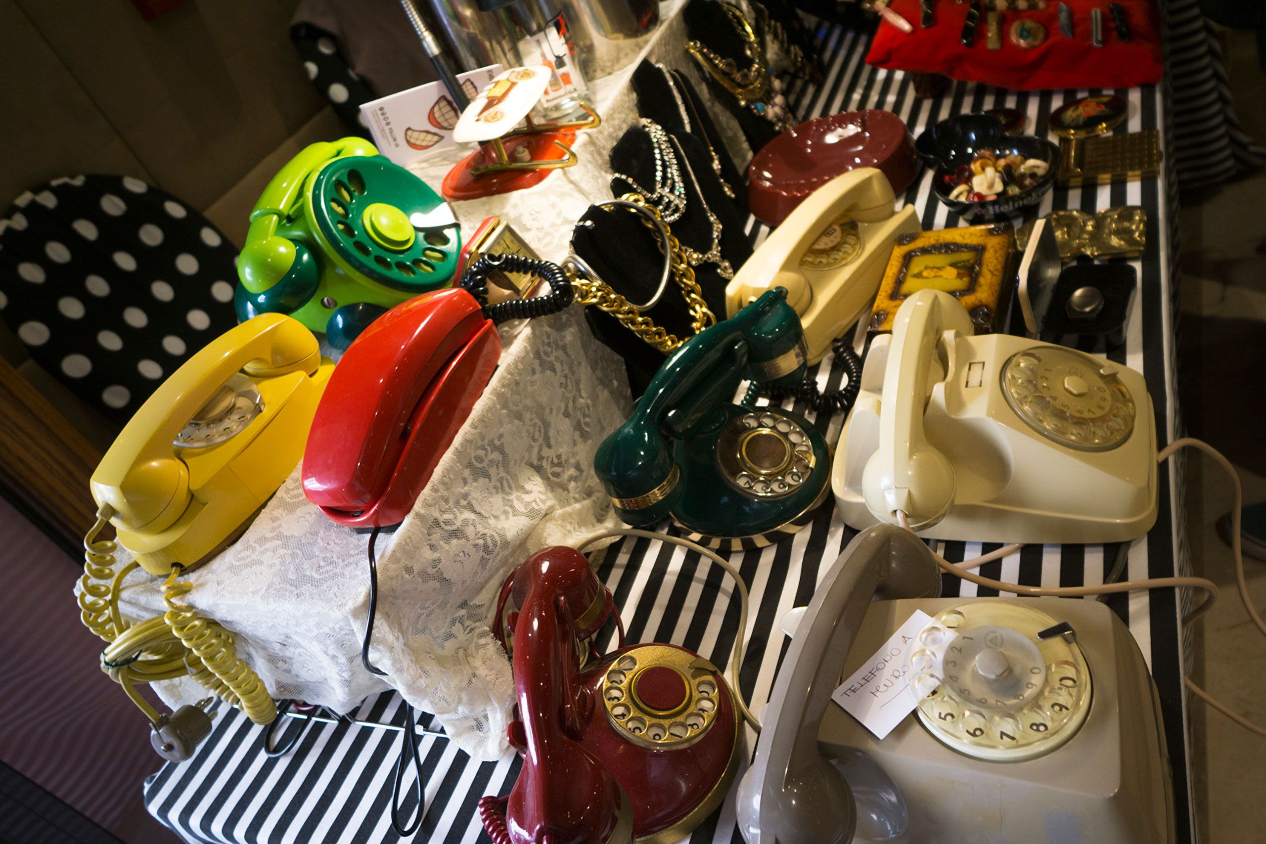 Old phones at a fell market in Rome 