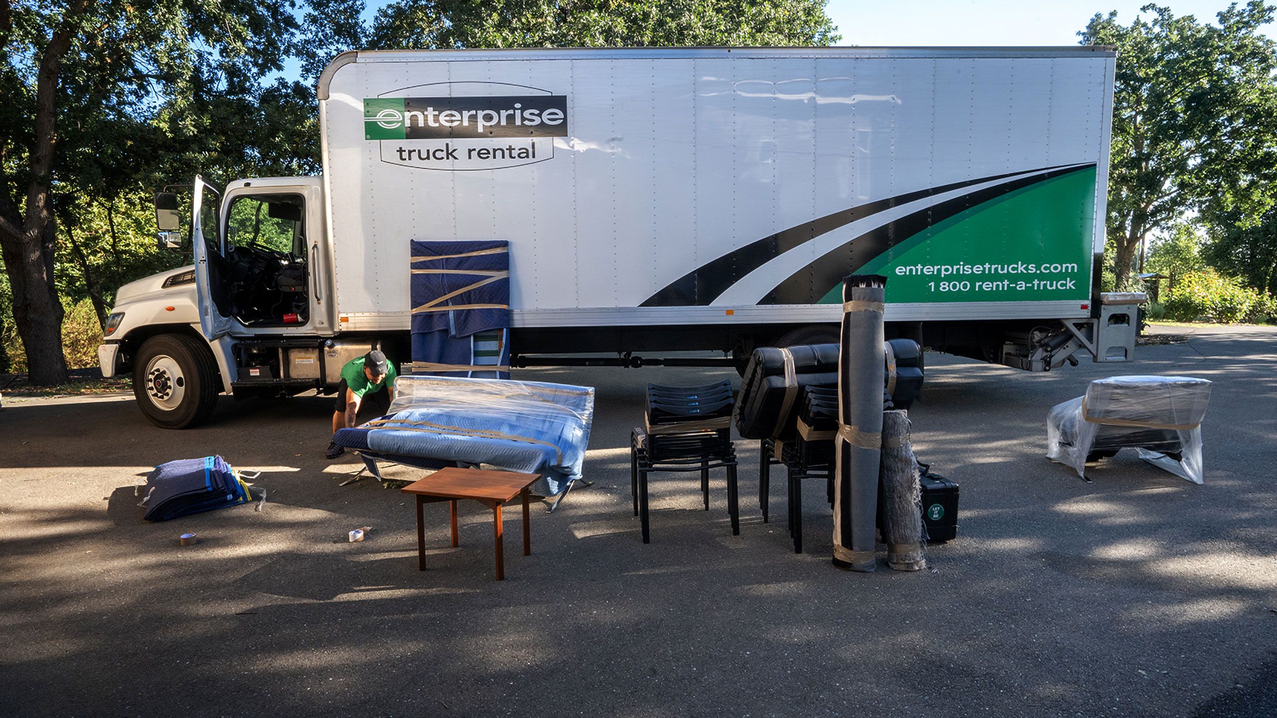 Moving day rental truck Davis California 