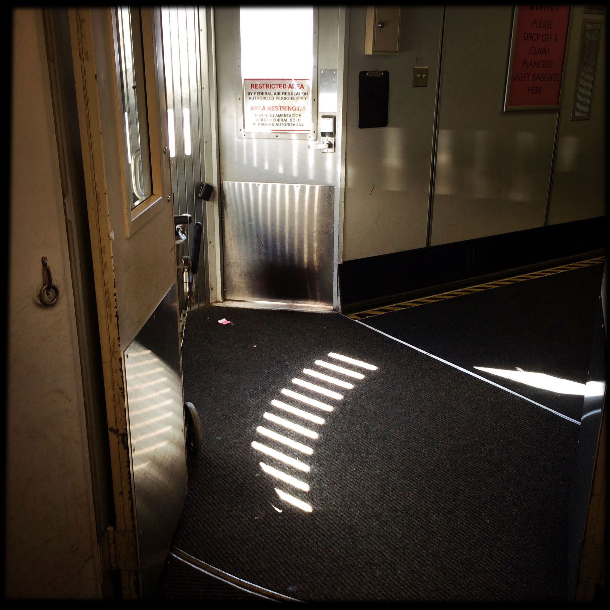light play on jet bridge atlanta hartsfield jackson atlanta georgia
