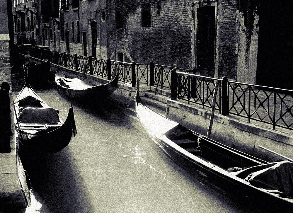 1venice_gondolas_retpnt.jpg