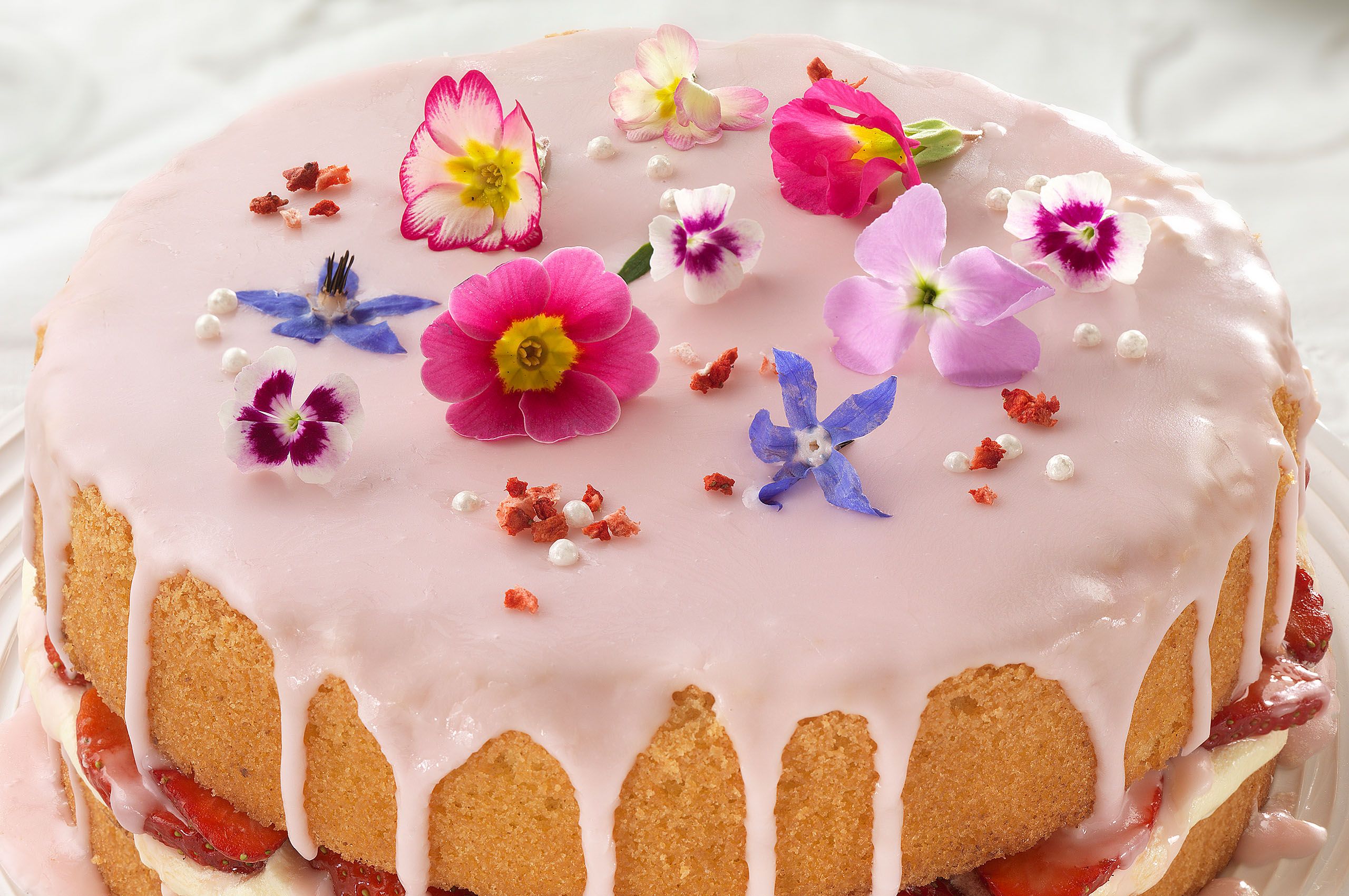 Vanilla strawberry & rose cake.jpg