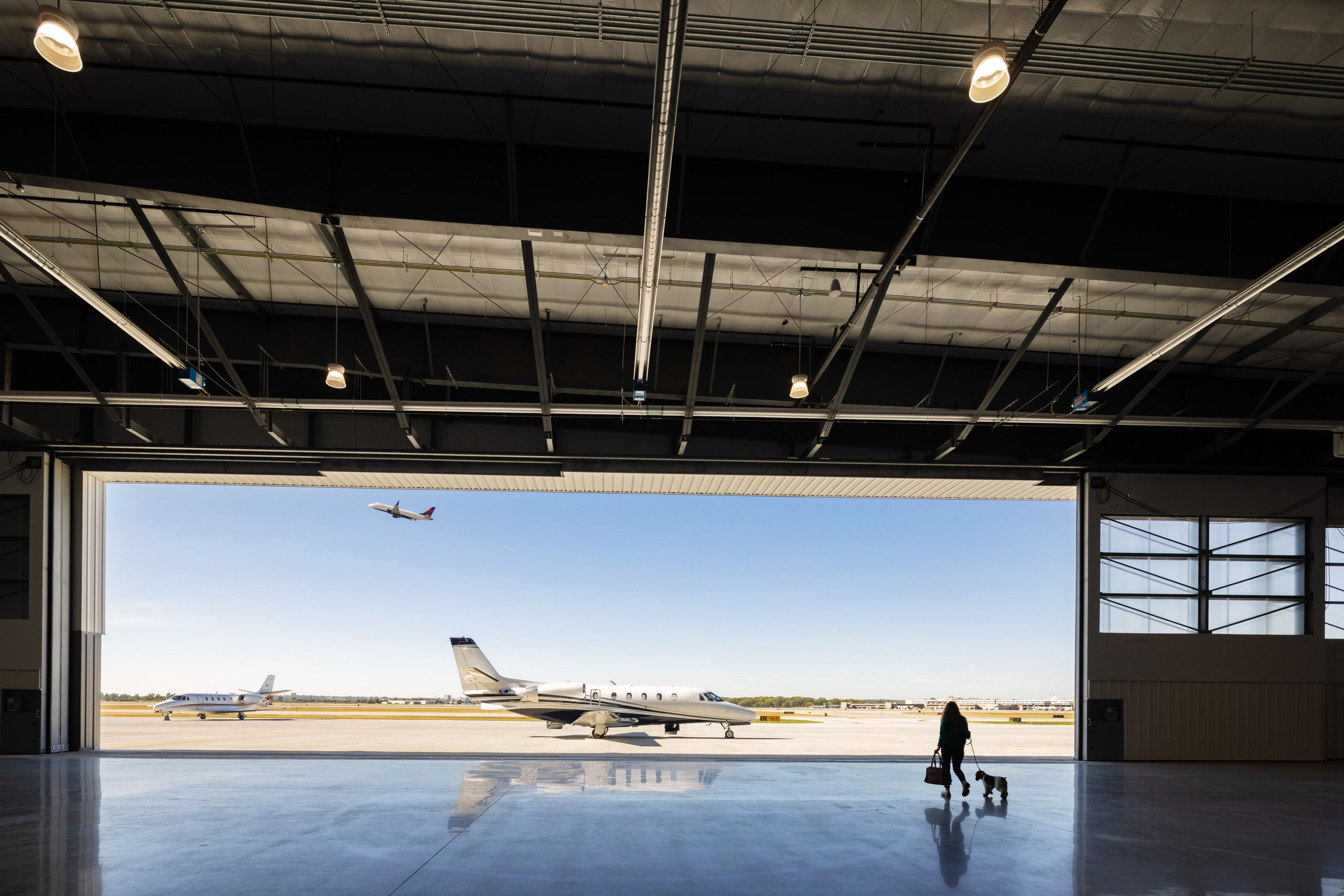 JetLinx_Hangar+Off_1018_md.jpg