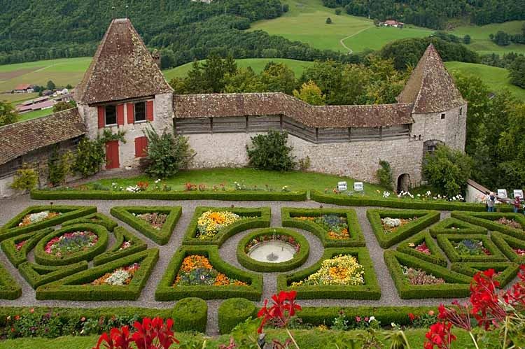 1gruyere_castle_4_srgb.jpg