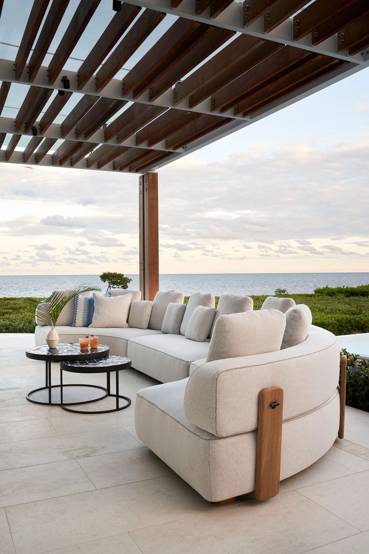 Ocean_Reef_Outdoor_Seating_v2.jpg