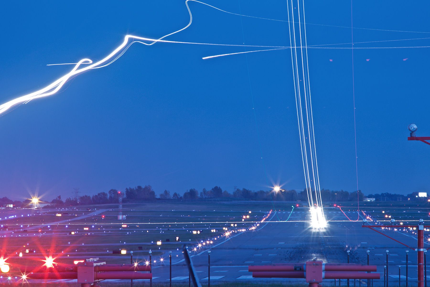 Timelapse light streaks of Planes at Night