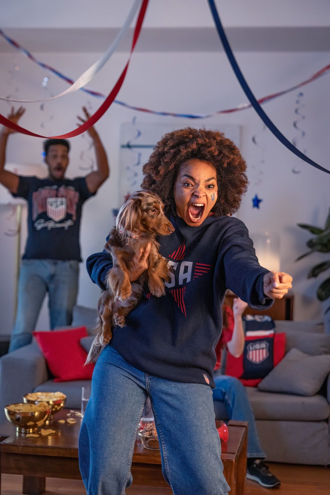 20260302_Purina_WomanWithDog_Cheering_1196.jpg