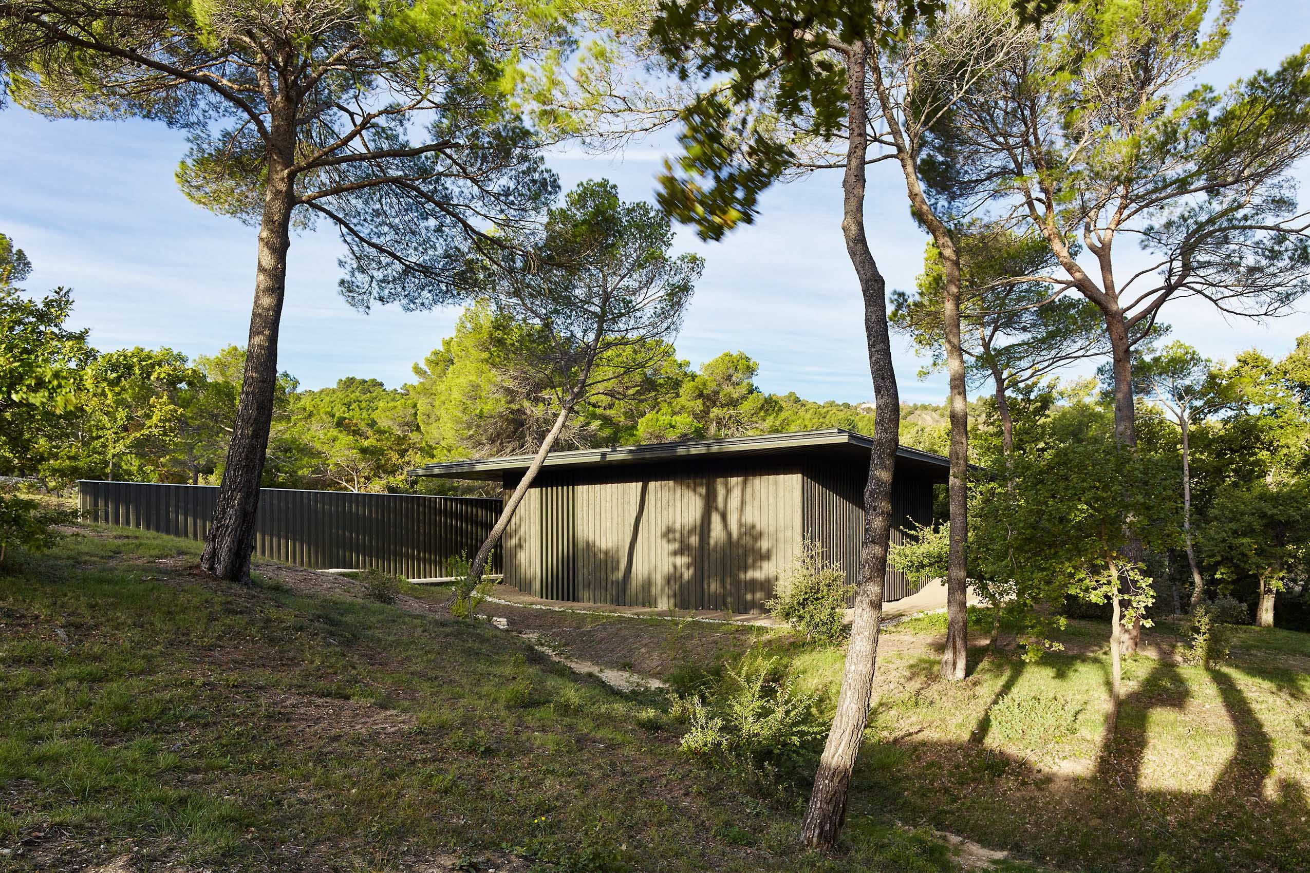 TADAO ANDO  .  CHÂTEAU LA COSTE  .  LE PUY STE. RÉPARADE FRANCE