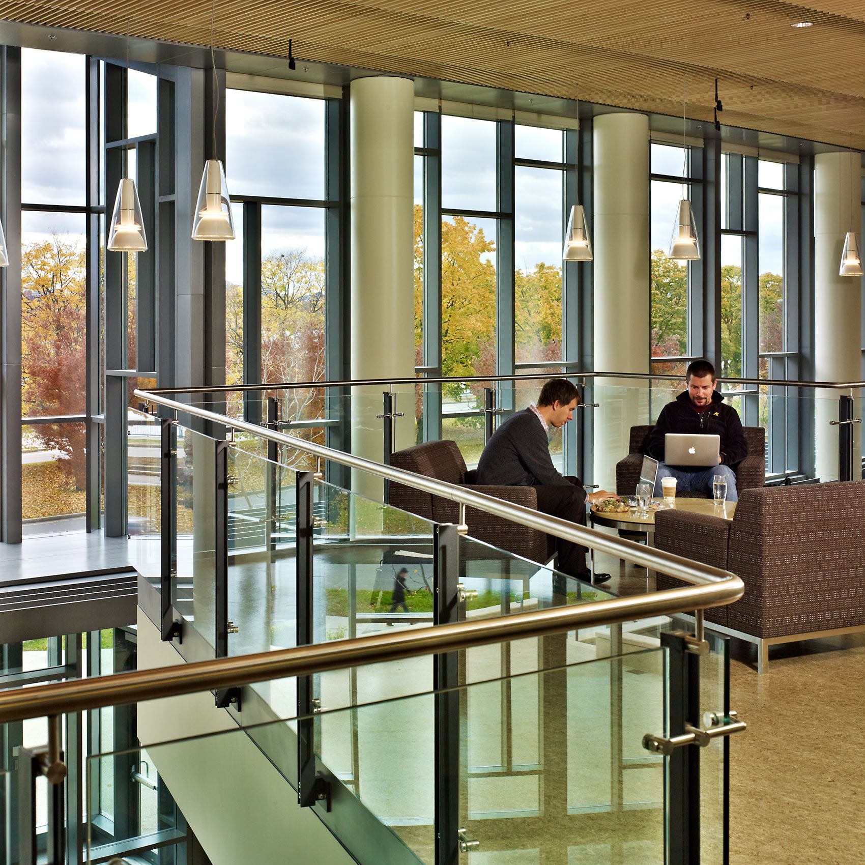 MOORE RUBLE YUDELL  .  MIT-SLOAN SCHOOL OF MANAGEMENT  .  CAMBRIDGE MA