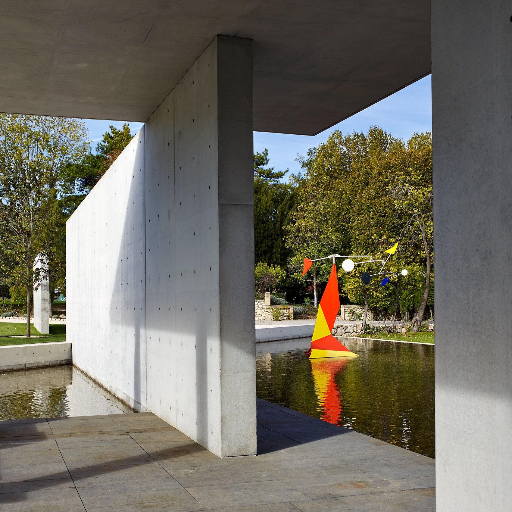 TADAO ANDO  .  CHÂTEAU LA COSTE  .  LE PUY STE. RÉPARADE FRANCE