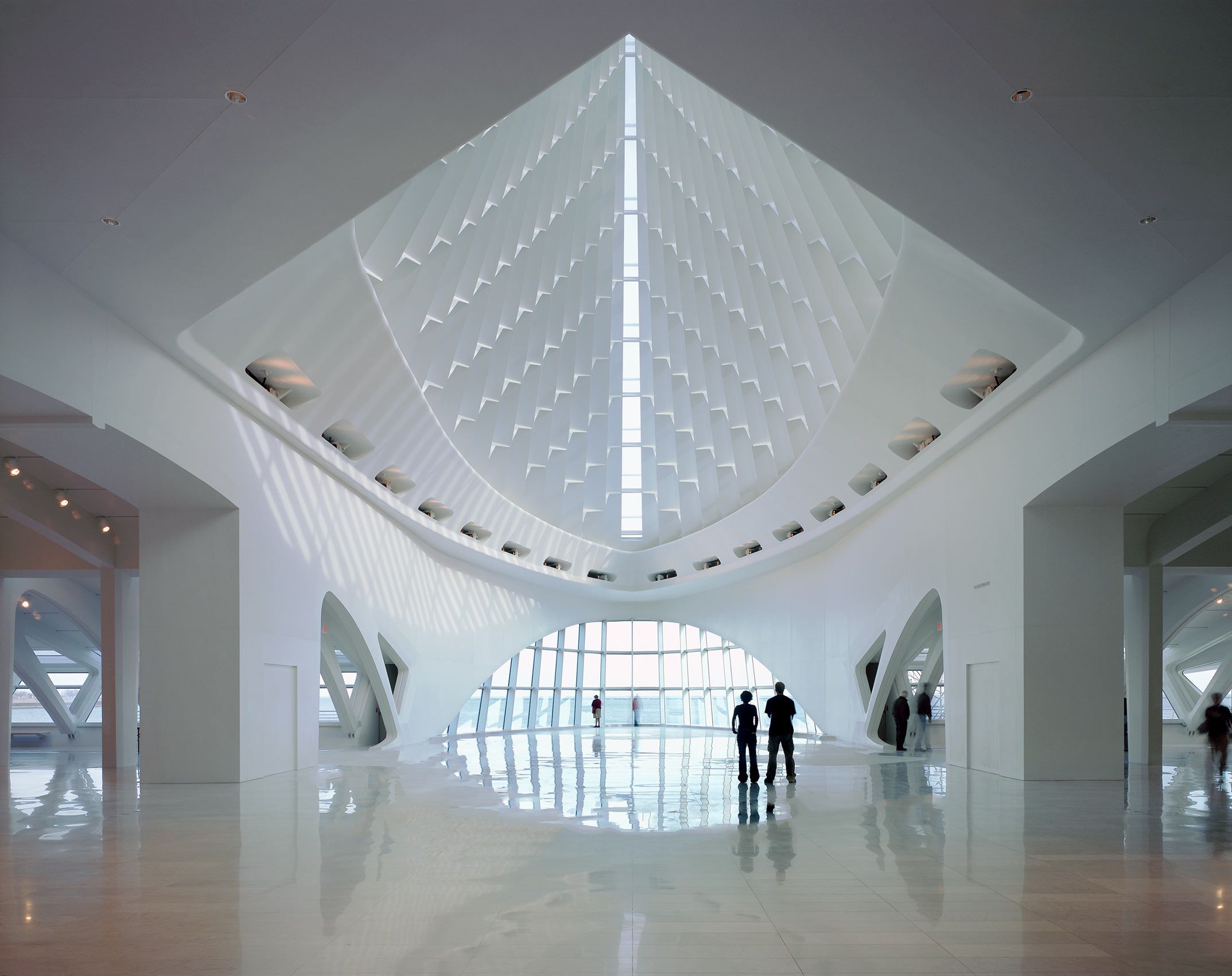 SANTIAGO CALATRAVA  .  MILWAUKEE ART MUSEUM  .  MILWAUKEE WI
