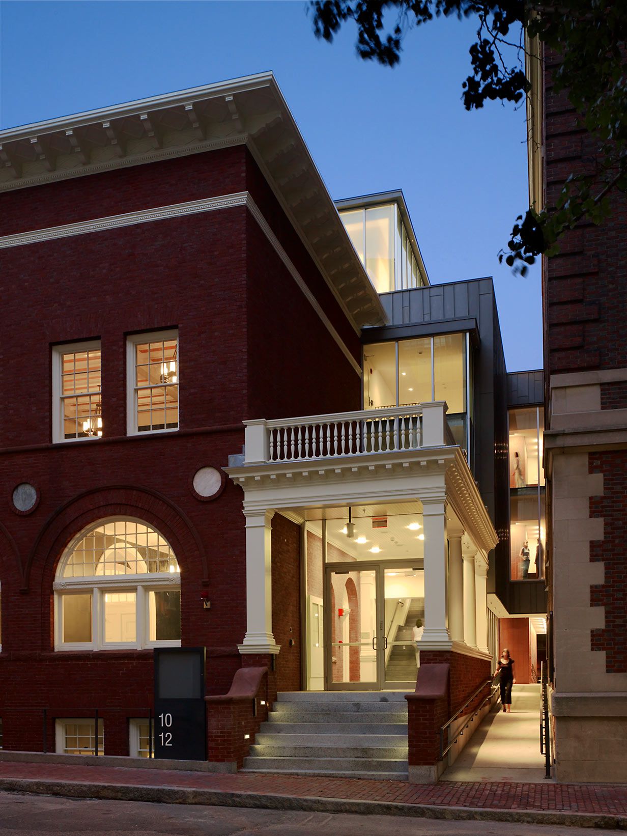 LEERS WEINZAPFEL  .  HARVARD UNIVERSITY NEW COLLEGE THEATRE  .  CAMBRIDGE MA