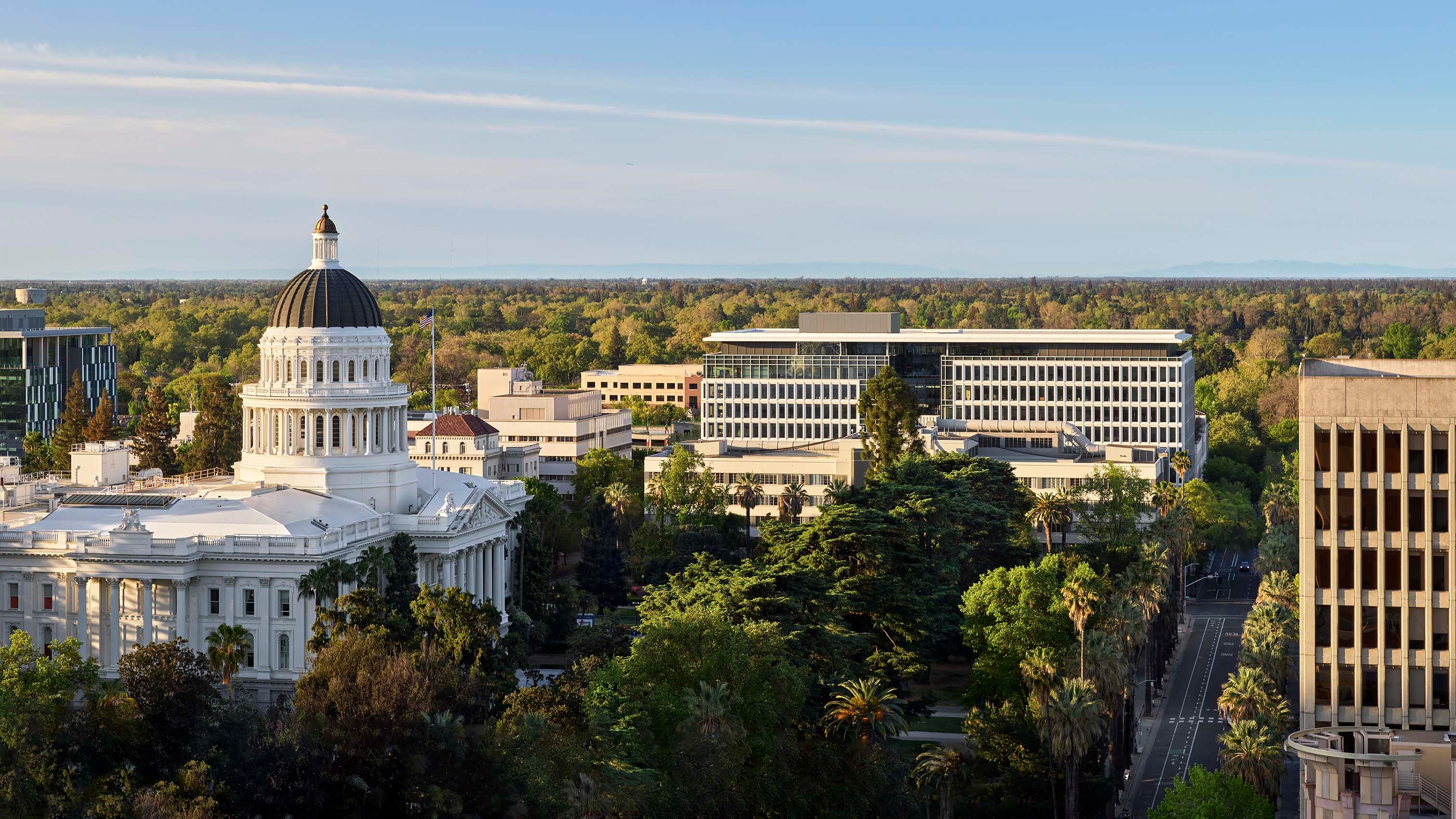 H O K  .  10th and O STREET STATE OFFICE BUILDING  .  SACRAMENTO